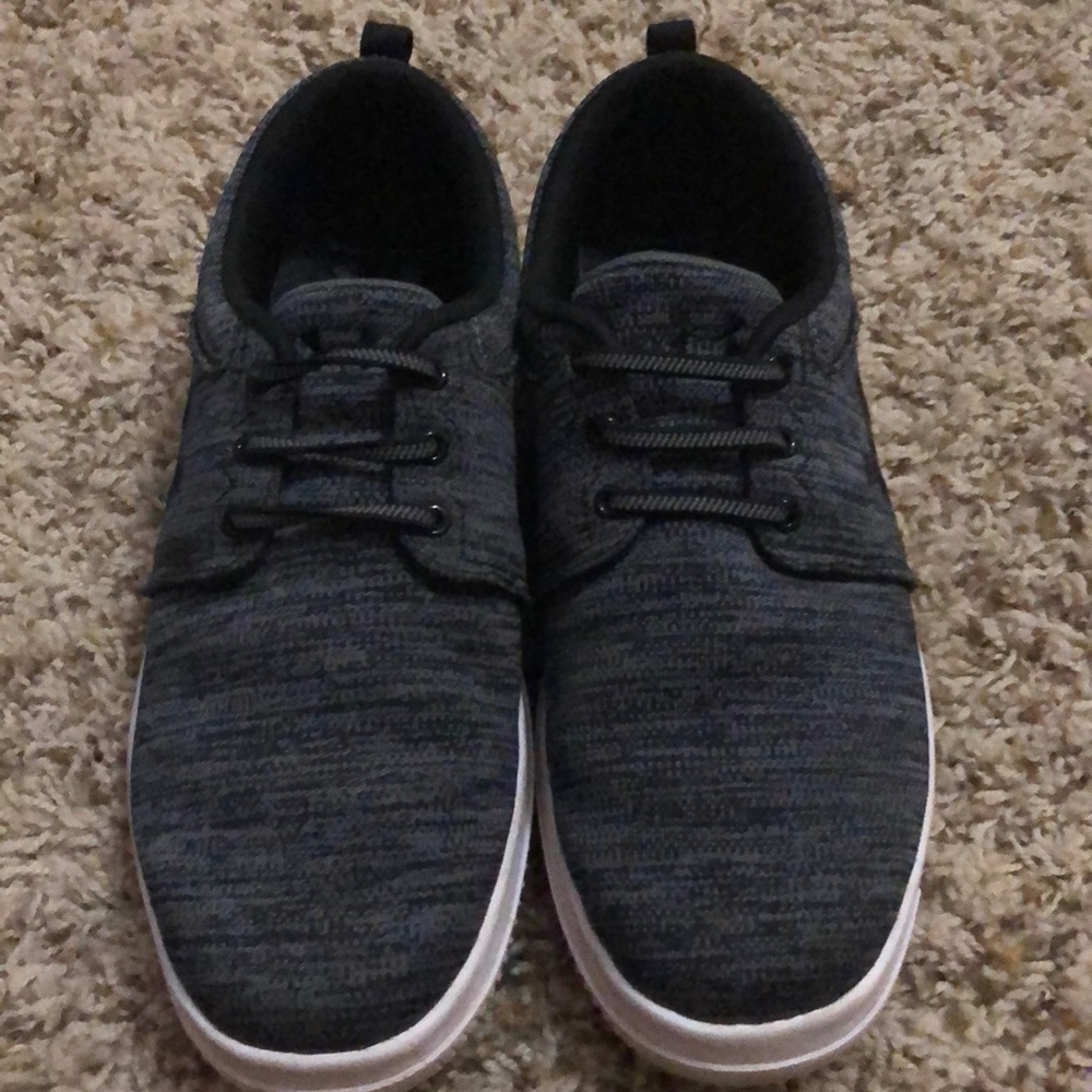 Men’s size 7.5 Under Armour shoes